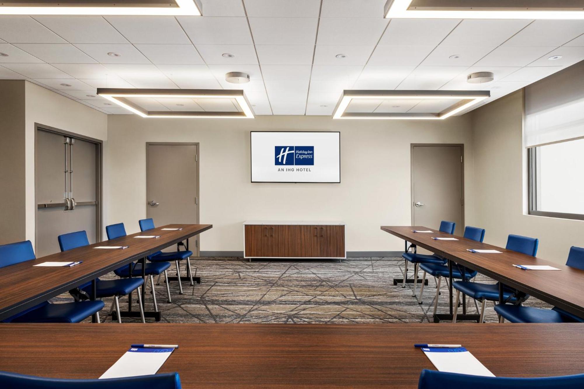 Holiday Inn Express - Strathroy By Ihg Exterior foto