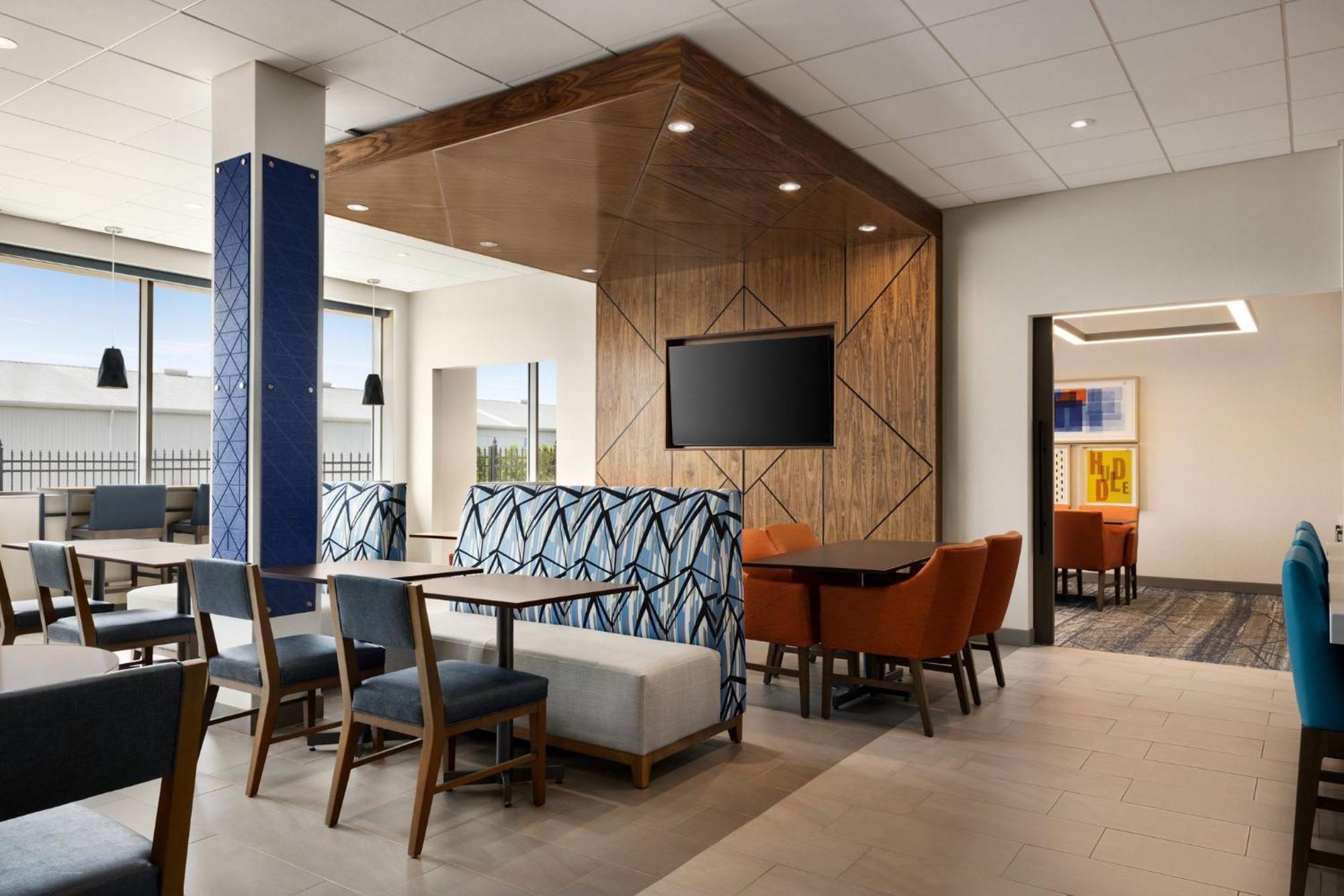 Holiday Inn Express - Strathroy By Ihg Exterior foto